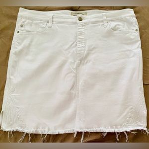 Liverpool Frayed Hem White Denim 19” Skirt SZ 16